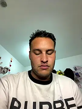 Snapshot of Cristian_099 chatting on November 16, 2025, 8:02 pm Cristian 099 online show from November 16, 2025, 8:02 pm