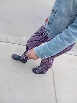 sophie banger online show from December 19, 2025, 7:16 pm