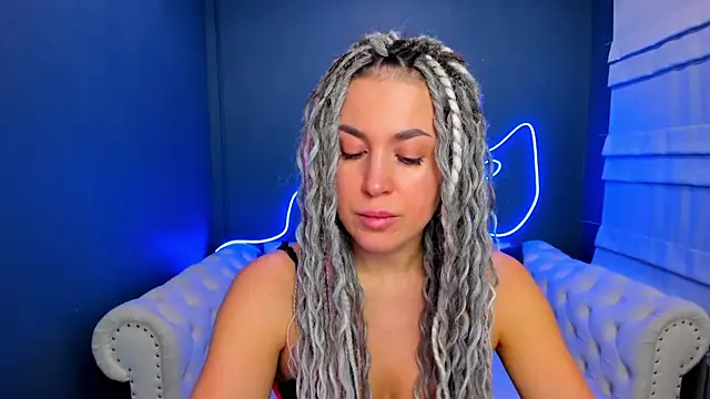 Snapshot of rock_n_roxy chatting on February 11, 2026, 1:27 am rock n roxy online show from February 11, 2026, 1:27 am