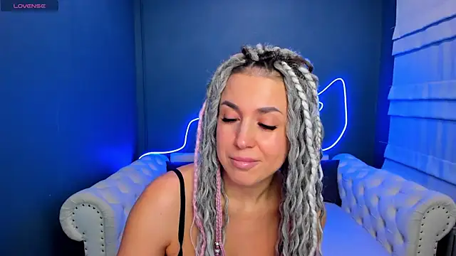 Snapshot of rock_n_roxy chatting on February 13, 2026, 1:27 am rock n roxy online show from February 13, 2026, 1:27 am