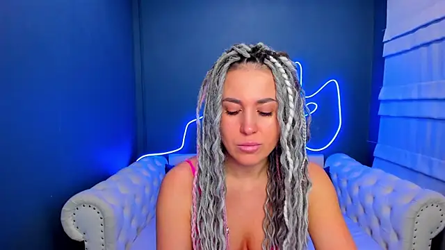 Snapshot of rock_n_roxy chatting on February 7, 2026, 1:24 am rock n roxy online show from February 7, 2026, 1:24 am