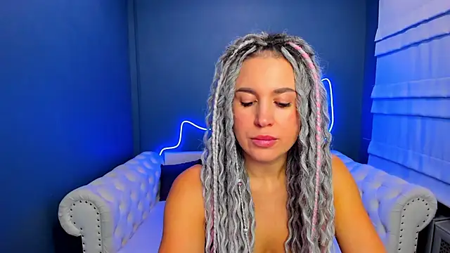 rock n roxy online show from October 13, 2025, 1:29 am