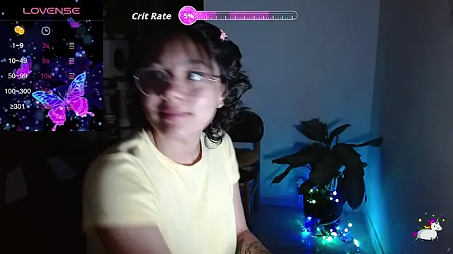 TRIXIE TANG28 online show from April 16, 2026, 11:29 pm