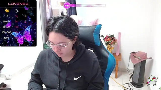 Snapshot of TRIXIE_TANG28 chatting on February 24, 2026, 7:04 pm TRIXIE TANG28 online show from February 24, 2026, 7:04 pm