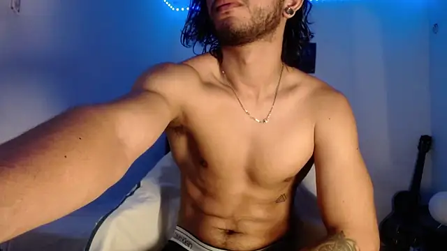 Snapshot of maxximus_100 chatting on February 5, 2025, 9:29 pm maxximus 100 online show from February 5, 2025, 9:29 pm