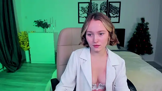 BritnieCute online show from January 28, 2025, 6:38 am