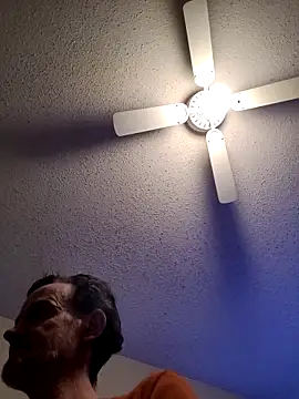 Snapshot of big8dall chatting on April 12, 2026, 2:04 am big8dall online show from April 12, 2026, 2:04 am