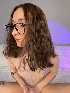 Snapshot of cutte_dora chatting on May 13, 2026, 2:13 pm cutte dora online show from May 13, 2026, 2:13 pm