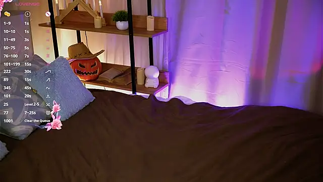 HollisBeckett online show from March 10, 2025, 9:45 am