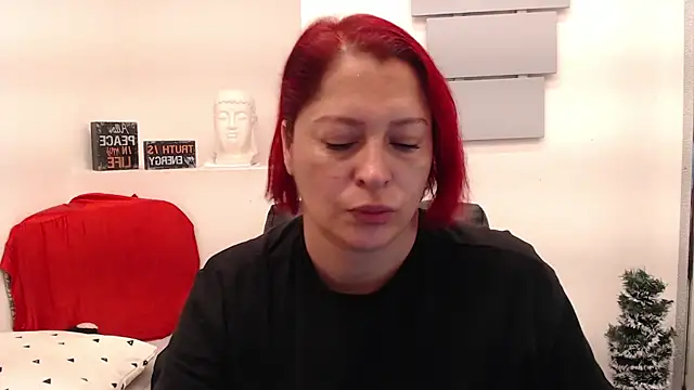 Snapshot of eva_twiss chatting on February 11, 2026, 12:05 pm eva twiss online show from February 11, 2026, 12:05 pm