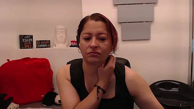eva twiss online show from May 5, 2026, 12:52 pm