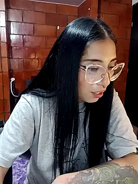 Snapshot of Raven__purple chatting on January 23, 2025, 4:41 am Raven  purple online show from January 23, 2025, 4:41 am