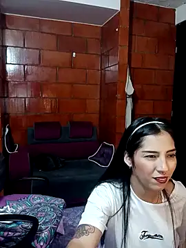 Snapshot of Raven__purple chatting on January 29, 2025, 1:16 am Raven  purple online show from January 29, 2025, 1:16 am