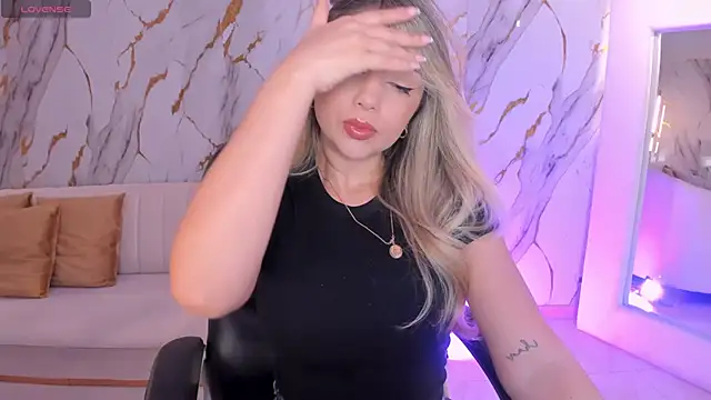 ChloePreston  online show from February 11, 2026, 11:21 am