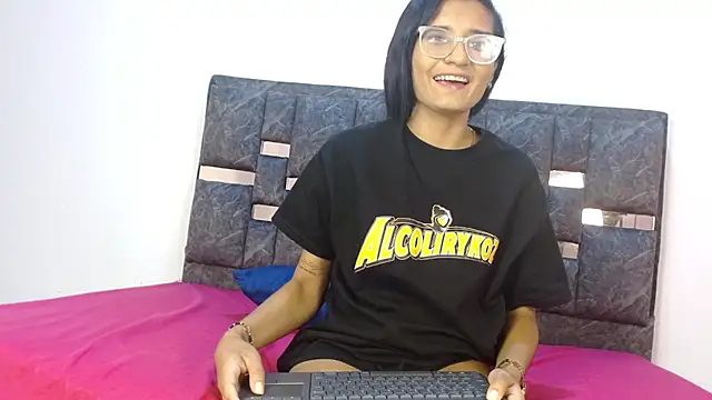 Snapshot of valentina_lov chatting on September 17, 2025, 12:07 pm valentina lov online show from September 17, 2025, 12:07 pm