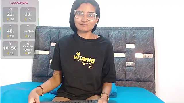 Snapshot of valentina_lov chatting on October 9, 2025, 12:17 pm valentina lov online show from October 9, 2025, 12:17 pm