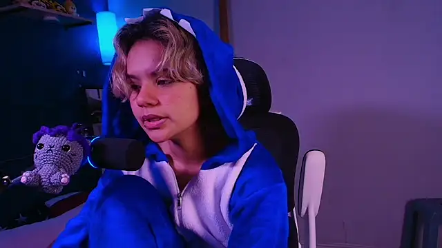 Snapshot of marlena3312 chatting on February 8, 2026, 2:26 pm marlena3312 online show from February 8, 2026, 2:26 pm