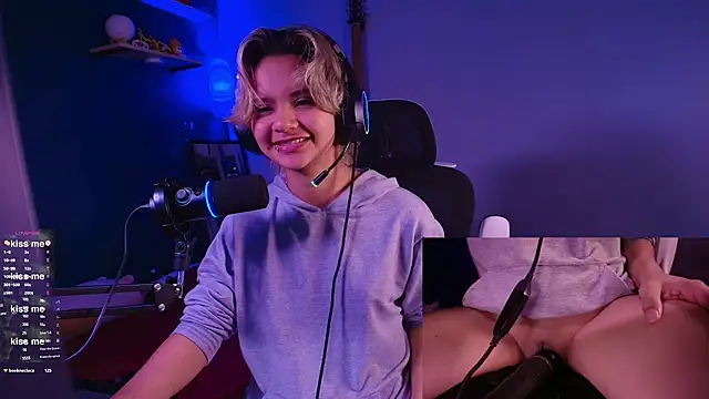 Snapshot of marlena3312 chatting on February 6, 2026, 2:13 pm marlena3312 online show from February 6, 2026, 2:13 pm