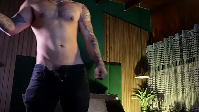 Snapshot of LeoSalvatore_ chatting on March 13, 2025, 3:11 am LeoSalvatore online show from March 13, 2025, 3:11 am