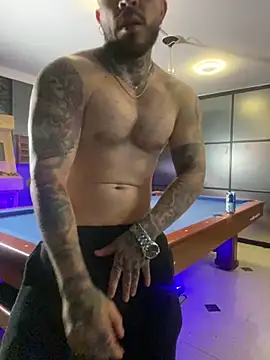 Snapshot of LeoSalvatore_ chatting on March 2, 2025, 10:56 pm LeoSalvatore online show from March 2, 2025, 10:56 pm