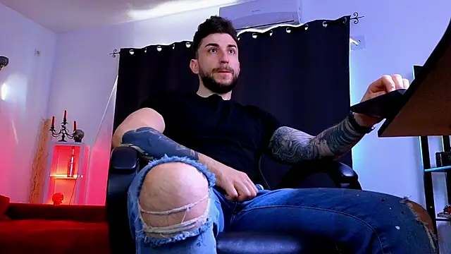 Snapshot of MightyAaron66 chatting on April 7, 2026, 4:36 am MightyAaron66 online show from April 7, 2026, 4:36 am