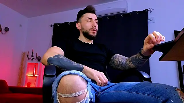 Snapshot of MightyAaron66 chatting on February 13, 2026, 3:17 am MightyAaron66 online show from February 13, 2026, 3:17 am