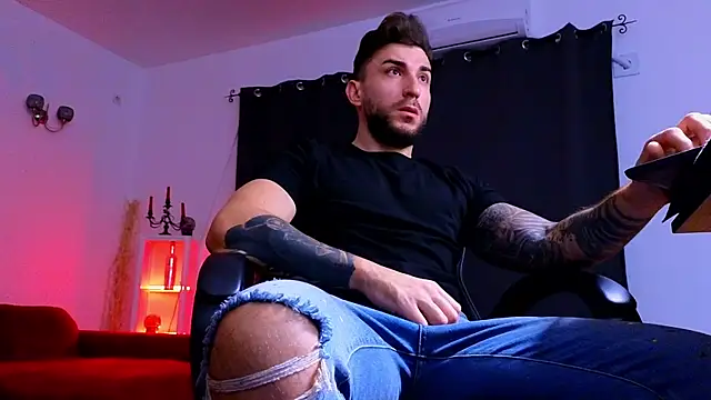 MightyAaron66 online show from November 3, 2025, 4:07 am