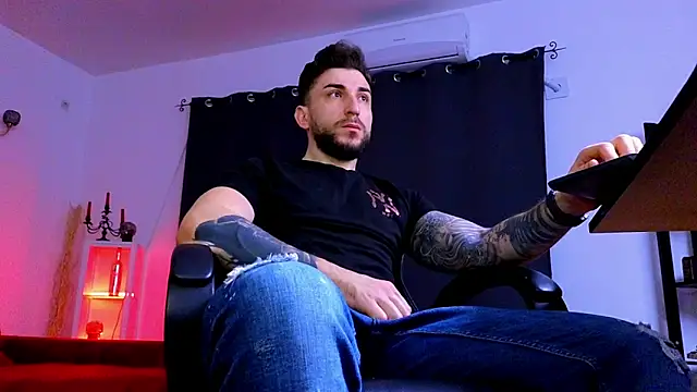 Snapshot of MightyAaron66 chatting on April 5, 2026, 2:29 am MightyAaron66 online show from April 5, 2026, 2:29 am