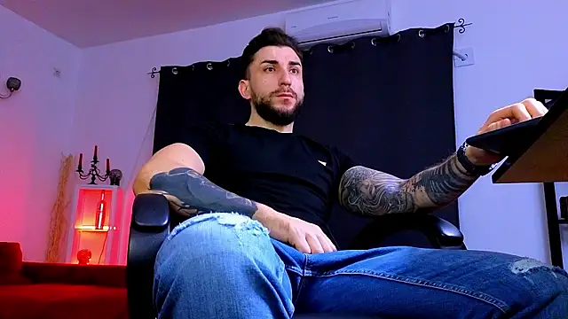 Snapshot of MightyAaron66 chatting on February 15, 2026, 3:40 am MightyAaron66 online show from February 15, 2026, 3:40 am