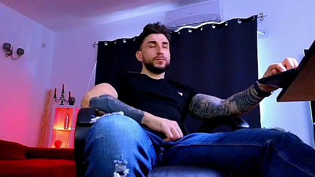 Snapshot of MightyAaron66 chatting on April 1, 2026, 1:41 pm MightyAaron66 online show from April 1, 2026, 1:41 pm