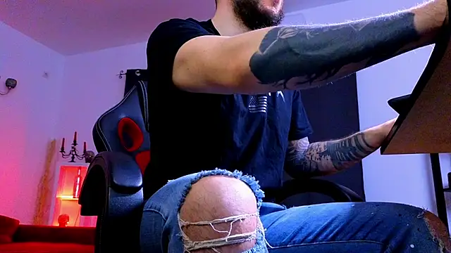 Snapshot of MightyAaron66 chatting on March 26, 2026, 3:27 am MightyAaron66 online show from March 26, 2026, 3:27 am