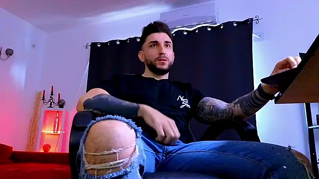 Snapshot of MightyAaron66 chatting on April 9, 2026, 6:19 am MightyAaron66 online show from April 9, 2026, 6:19 am