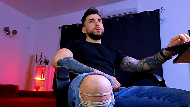 Snapshot of MightyAaron66 chatting on February 26, 2026, 3:39 am MightyAaron66 online show from February 26, 2026, 3:39 am