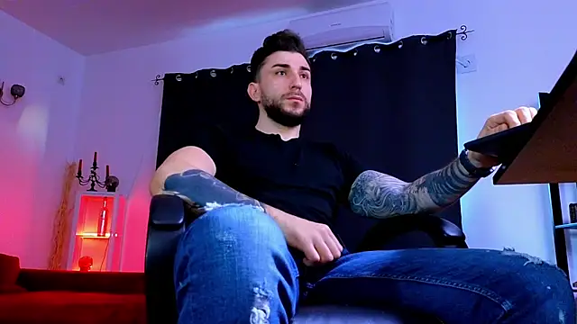 Snapshot of MightyAaron66 chatting on April 6, 2026, 4:19 am MightyAaron66 online show from April 6, 2026, 4:19 am