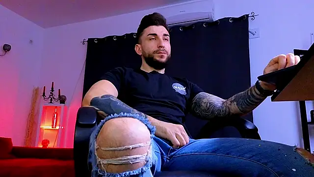 Snapshot of MightyAaron66 chatting on March 19, 2026, 3:39 am MightyAaron66 online show from March 19, 2026, 3:39 am