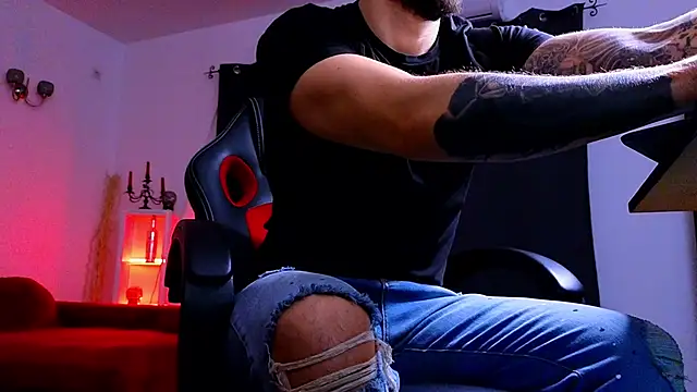 MightyAaron66 online show from October 20, 2025, 2:35 am