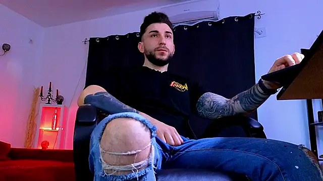 Snapshot of MightyAaron66 chatting on April 10, 2026, 4:30 am MightyAaron66 online show from April 10, 2026, 4:30 am