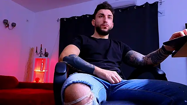 MightyAaron66 online show from November 19, 2025, 4:01 am