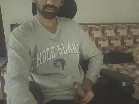 Snapshot of dominanthubby chatting on February 21, 2025, 3:56 am dominanthubby online show from February 21, 2025, 3:56 am