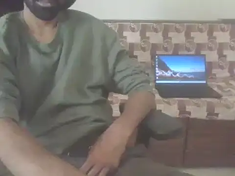 Snapshot of dominanthubby chatting on January 17, 2025, 9:49 am dominanthubby online show from January 17, 2025, 9:49 am