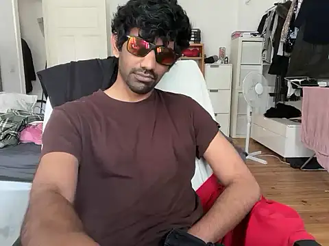 Snapshot of dominanthubby chatting on June 16, 2026, 7:52 am dominanthubby online show from June 16, 2026, 7:52 am