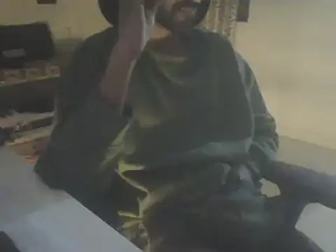 Snapshot of dominanthubby chatting on December 4, 2024, 4:10 pm dominanthubby online show from December 4, 2024, 4:10 pm