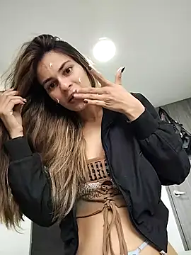 Snapshot of cuteluci_ chatting on February 17, 2025, 11:34 am cuteluci online show from February 17, 2025, 11:34 am