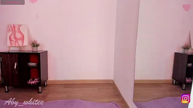 Snapshot of AbyWhitee chatting on September 24, 2025, 12:11 pm AbyWhitee online show from September 24, 2025, 12:11 pm