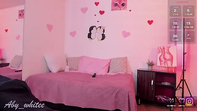 Snapshot of AbyWhitee chatting on March 17, 2025, 6:18 am AbyWhitee online show from March 17, 2025, 6:18 am