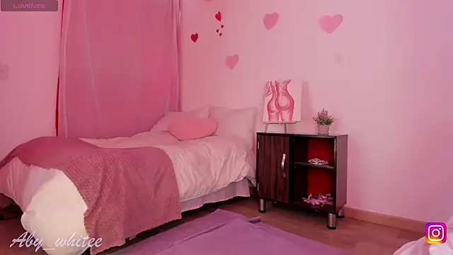 Snapshot of AbyWhitee chatting on September 14, 2025, 12:16 pm AbyWhitee online show from September 14, 2025, 12:16 pm