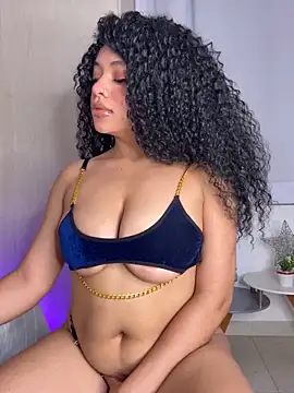 Snapshot of Alyssa_Houston chatting on October 12, 2025, 3:08 am Alyssa Houston online show from October 12, 2025, 3:08 am