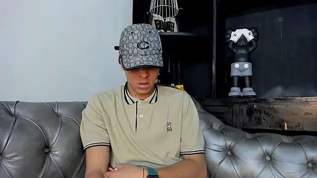 Snapshot of HeellBoy_ chatting on November 29, 2025, 3:50 am HeellBoy online show from November 29, 2025, 3:50 am