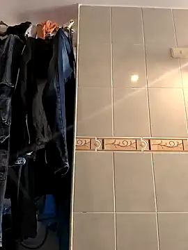 LuisaElizaa online show from February 3, 2025, 5:03 pm