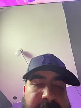 Lyon vach online show from November 26, 2025, 8:20 pm